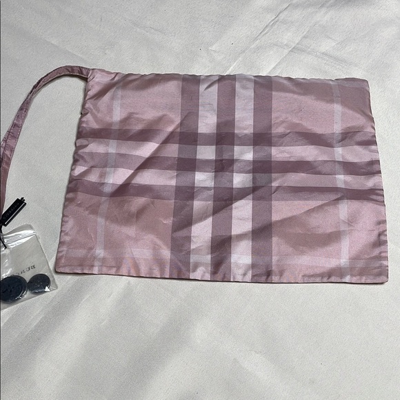 BURBERRY Brit Windbreaker Pouch - Picture 6 of 7
